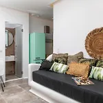 Ninemia Naxos Apartment