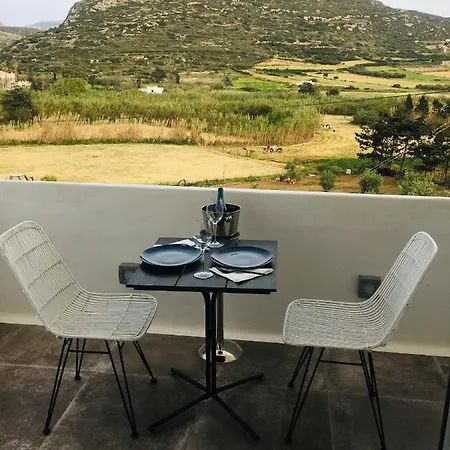 Ninemia Naxos